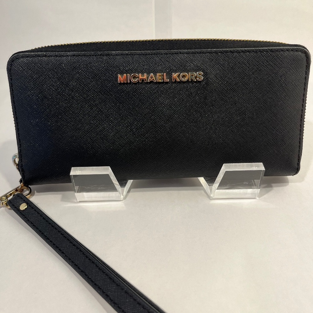 Michael Kors Large Continental Wristlet